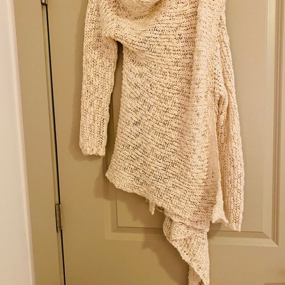 Juliette Jake Open Crochet in Cream Cardigan in Size Small - Picture 4 of 5